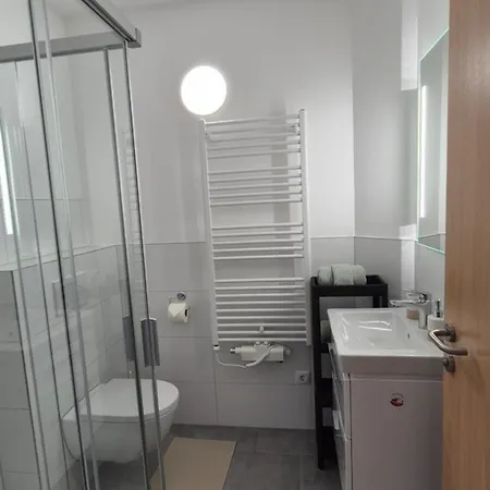 Sbe - Near Salzburg And Lakes בית אירוח Perwang am Grabensee